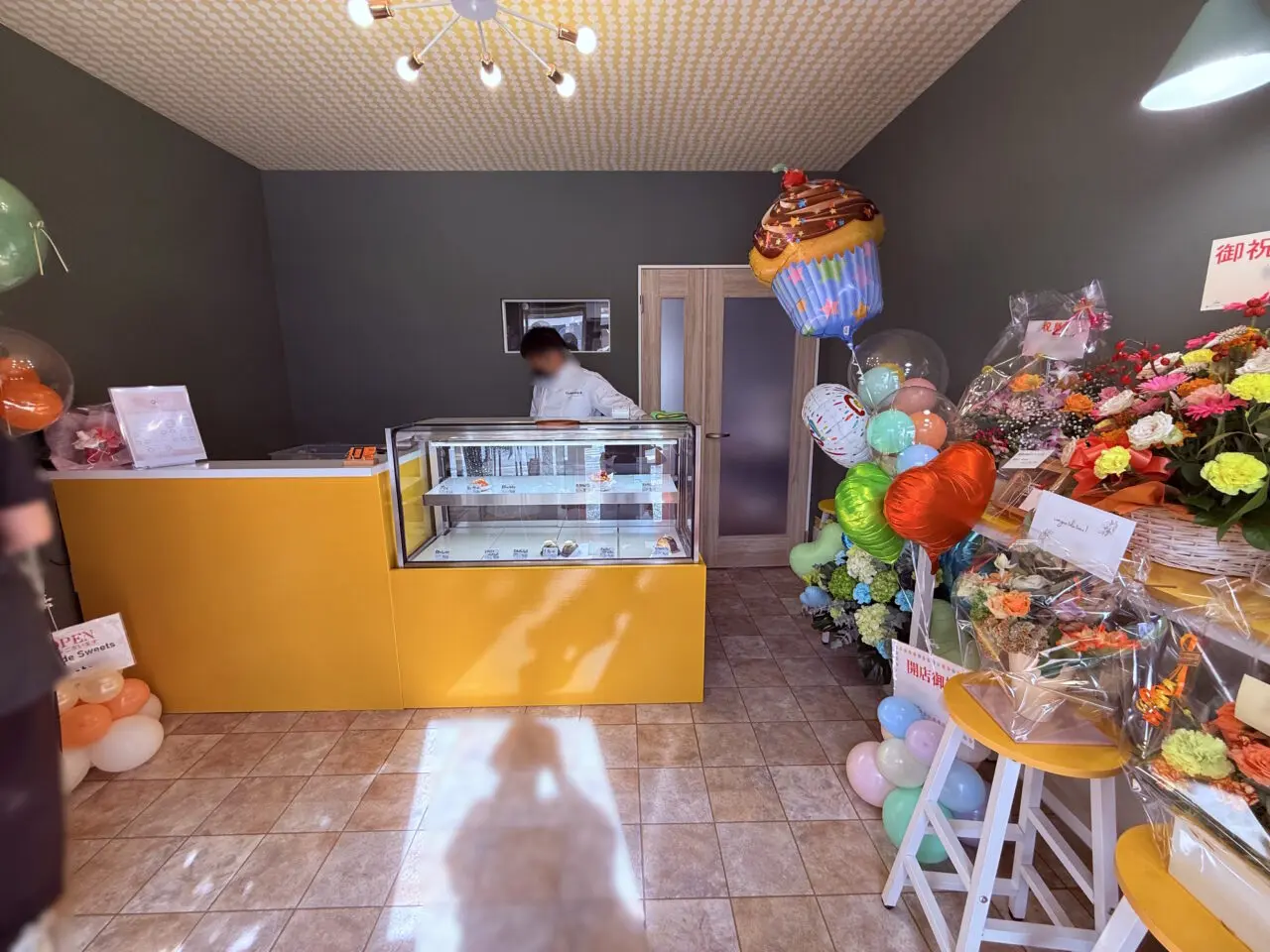 2026年9月12日に城山町にグランドオープンした「La pâtisserie 逢」の店内