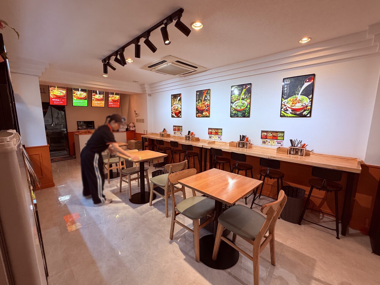 2026年8月6日にオープンした「尚味鮮（シャンウェイシエン）マーラータン」の店内の様子