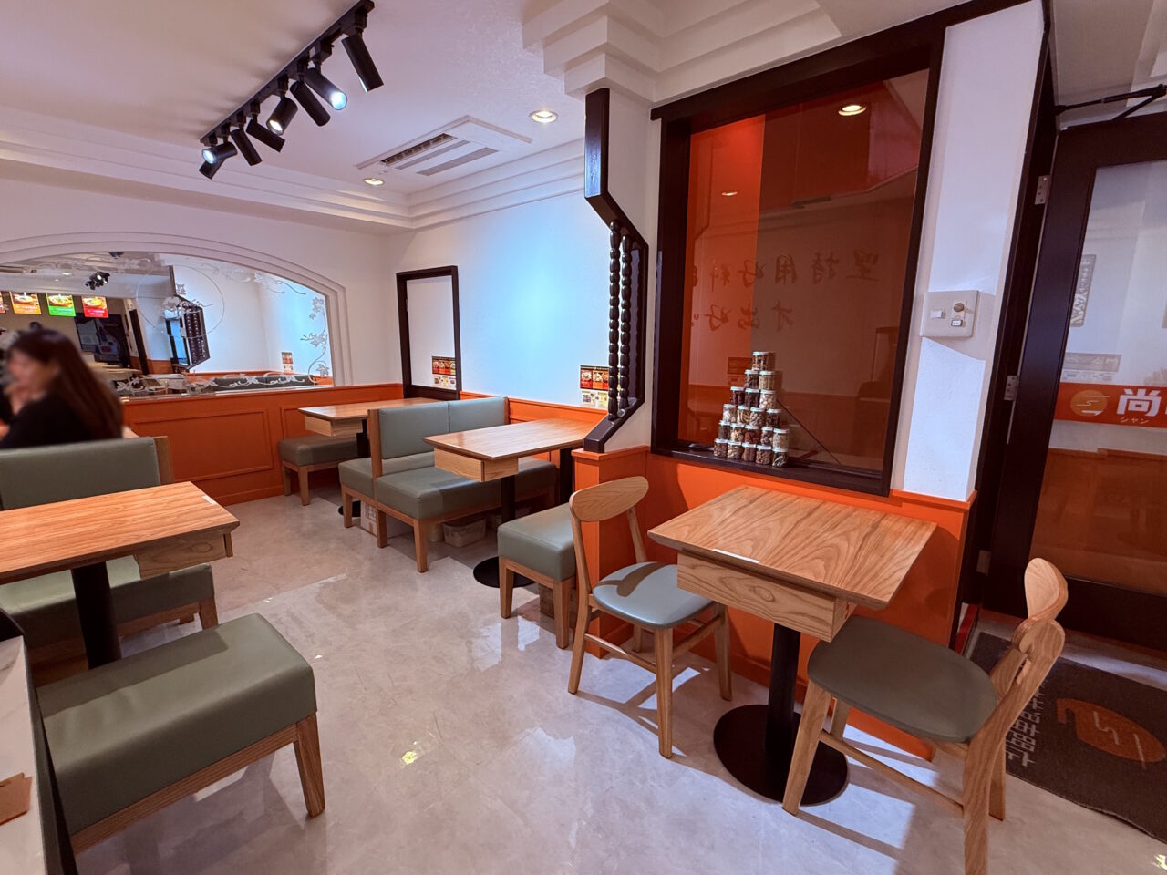 2026年8月6日にオープンした「尚味鮮（シャンウェイシエン）マーラータン」の店内の様子